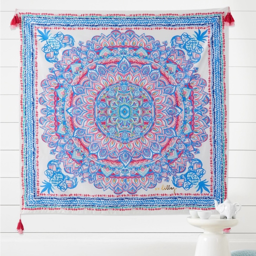 NWOB Mandala Pineapple Tassel Tapestry. Lilly+Pottery Barn Collab💕🍍💙